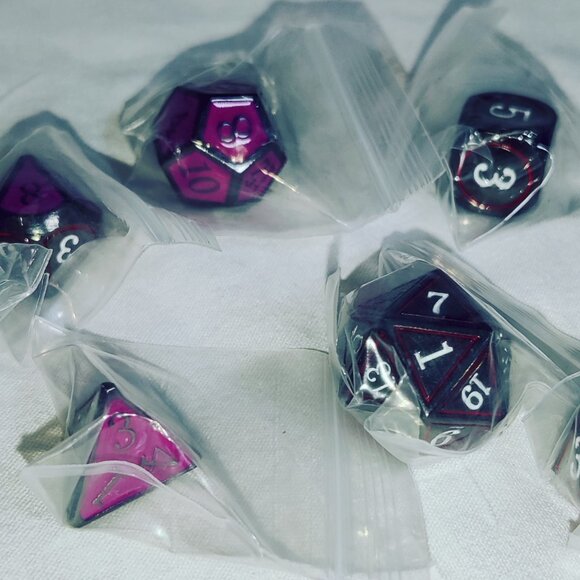 Metal Dice Purple /Black, 7 Piece, Polyhedral Set For Table Top Gaming DND - Picture 3 of 7